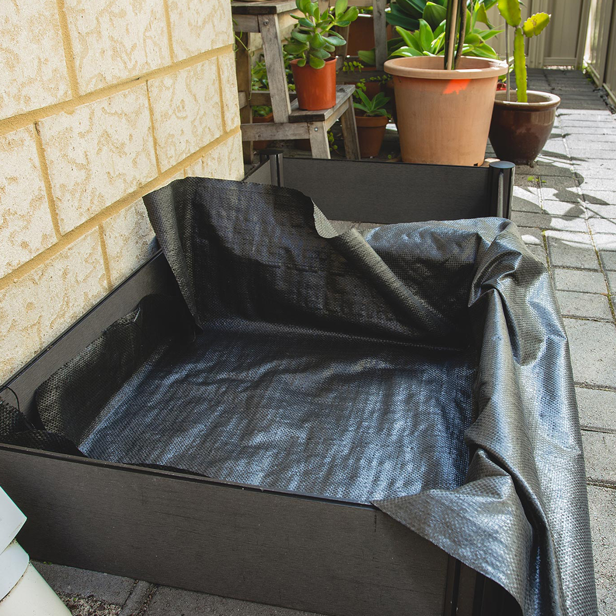 HOLMAN-Raised-Garden-Bed_Step_2_1