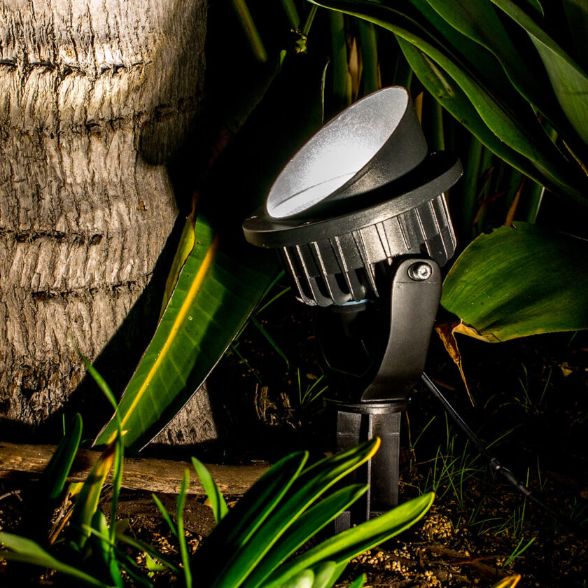 garden-light-spotlight-140mm-warm-white-featurebox garden-light-spotlight-140mm-warm-white-featurebox