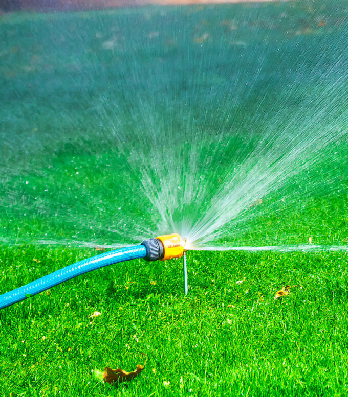 2 Vintage Lawn Spinning Grass Water Sprinklers Garden Hose
