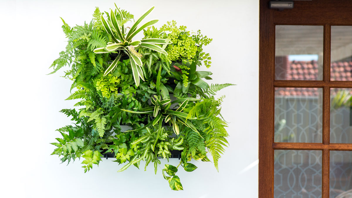 holman-pixel-pot-greenwall-gift-ideas