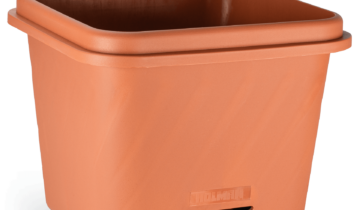 Medium Self-Watering Pot – Terracotta