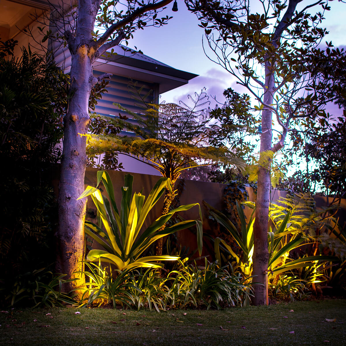 Outdoor Garden Lights With Smartphone, Wifi Enabled Landscape Lighting Transformer